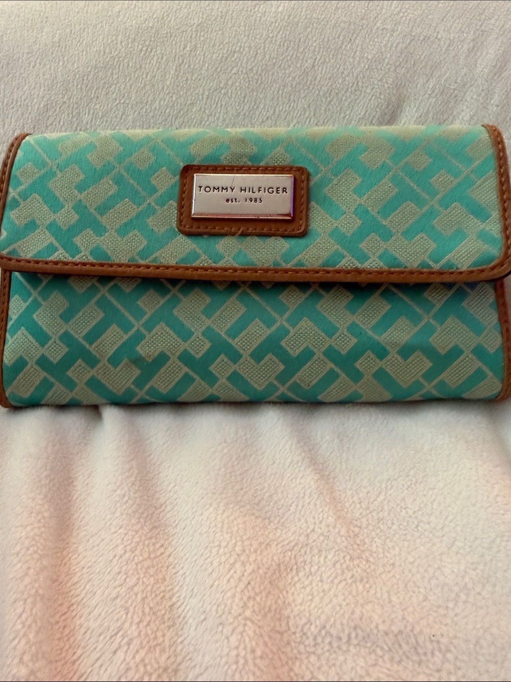 TOMMY HILFIGER Teal signature Wallet with Brown Trim multi cards checkbook